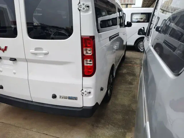 Wuling Yangguang — Фото автомобиля 7