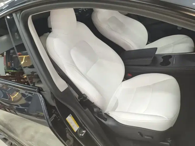 Tesla Model Y — Фото автомобиля 24