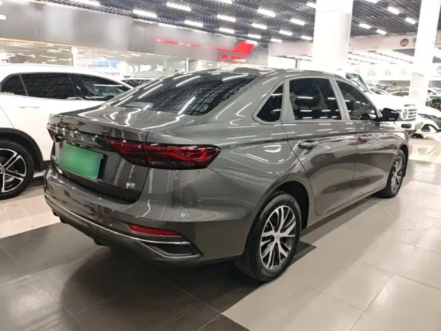 Geely Emgrand — Фото автомобиля 6
