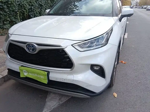 Toyota Highlander — Фото автомобиля 23
