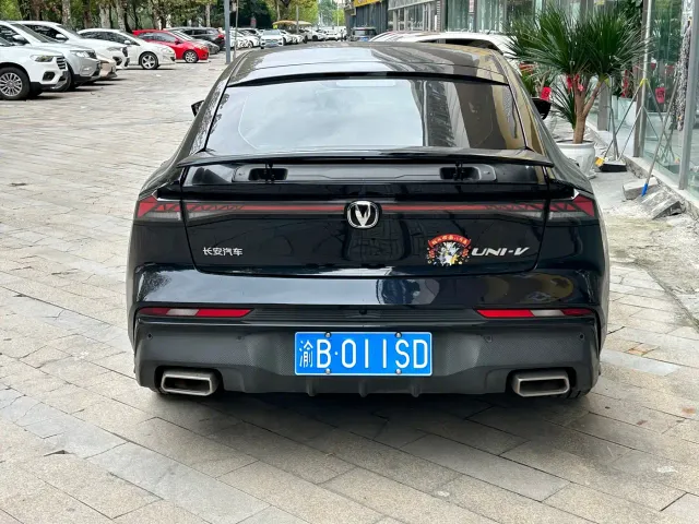 Changan UNI-V — Фото автомобиля 7