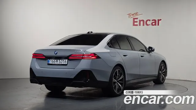 BMW 5-Series 5 серия (G60) — Фото автомобиля 2