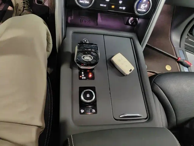 Land Rover Discovery — Фото автомобиля 13