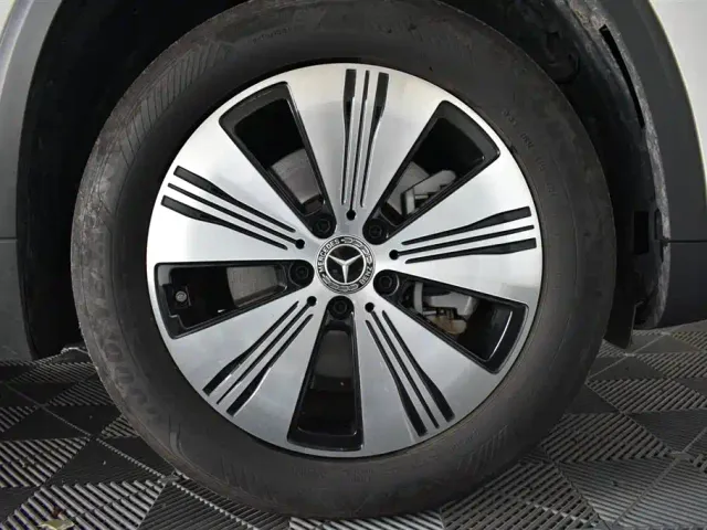 Mercedes-Benz EQA — Фото автомобиля 14