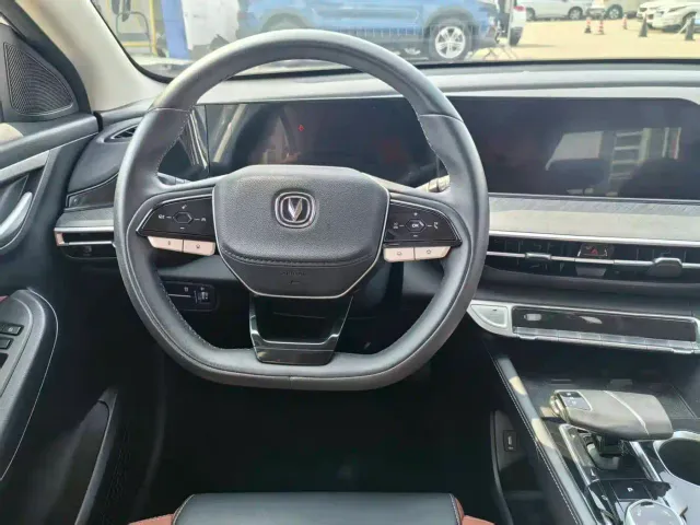 Changan Eado — Фото автомобиля 9