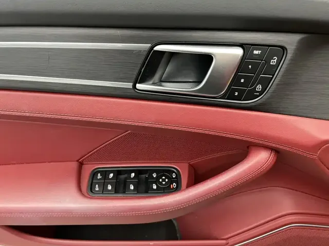Porsche Panamera — Фото автомобиля 19