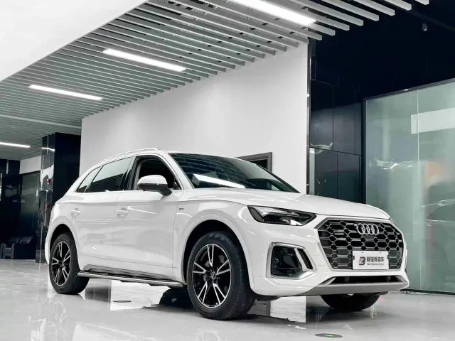 Audi Q5L — Фото автомобиля 3