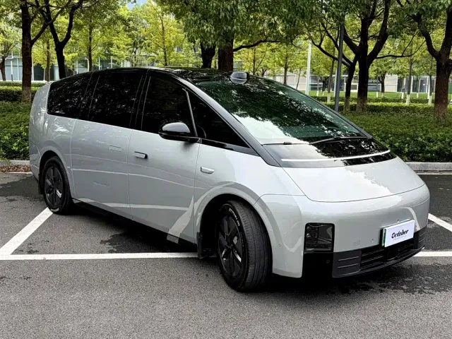 Li Auto MEGA — Фото автомобиля 4