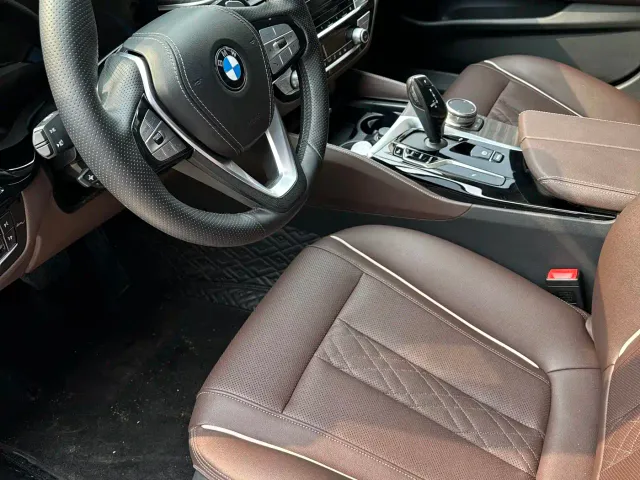 BMW 5 Series — Фото автомобиля 5