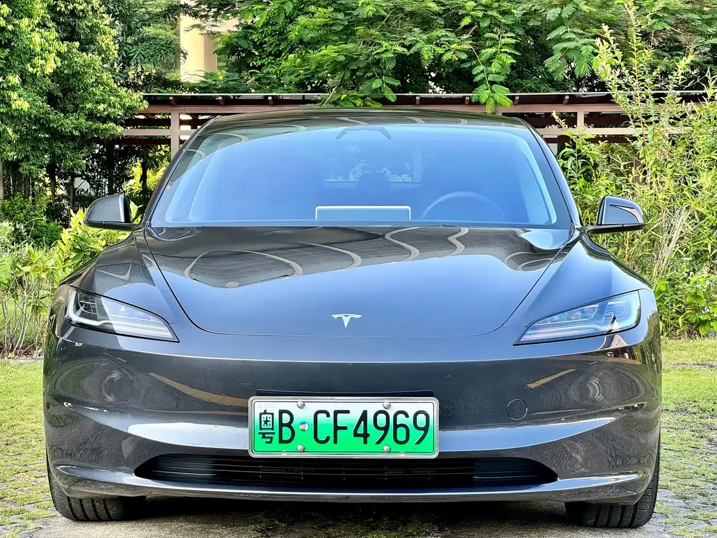 Tesla Model 3 2025 Model Rear-Wheel Drive Edition — Фото автомобиля 2