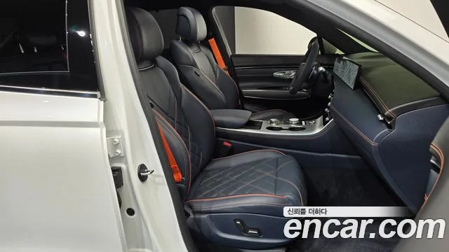 Genesis GV70 2.5T Бензин AWD — Фото автомобиля 24