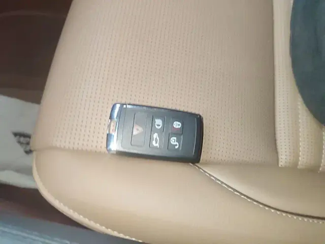 Land Rover Discovery Sport — Фото автомобиля 16