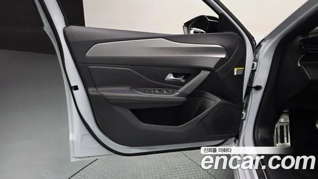Peugeot 308 — Фото автомобиля 21