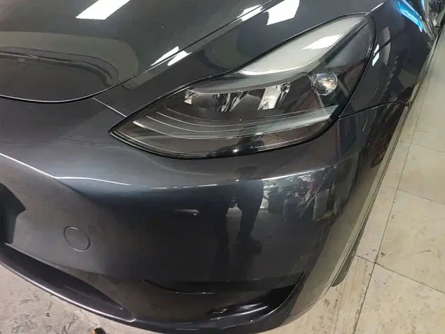 Tesla Model Y — Фото автомобиля 23