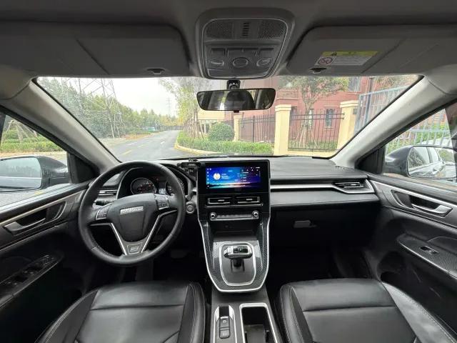 Haval M6 — Фото автомобиля 5