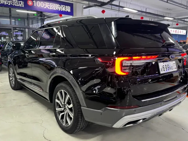 Ford Explorer — Фото автомобиля 5