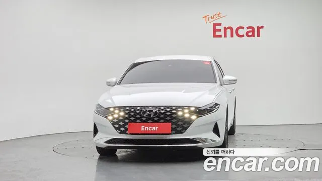 Hyundai Grandeur Новый Grandeur IG 3.0 LPi (Для проката) — Фото автомобиля 3