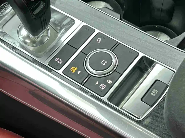 Land Rover Range Rover Sport — Фото автомобиля 16