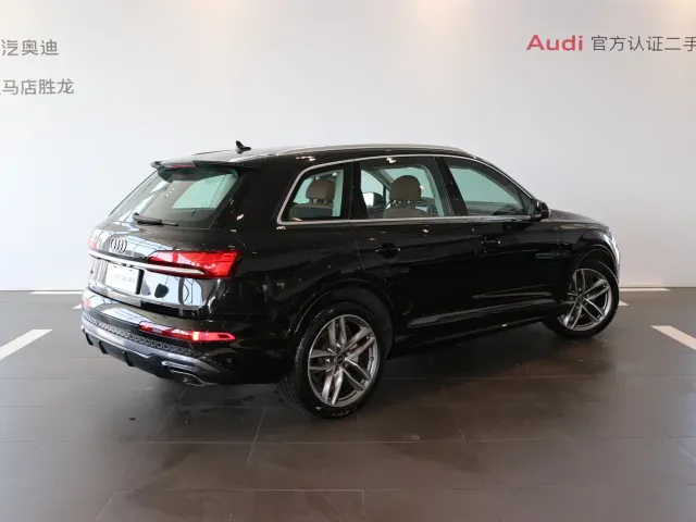 Audi Q7 — Фото автомобиля 4