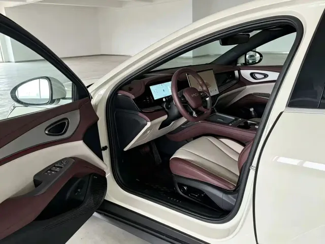 BYD Seal 07 DM-i — Фото автомобиля 7