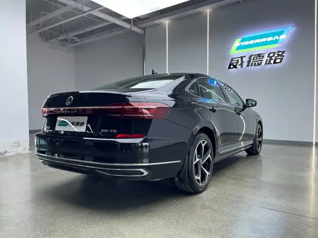 Volkswagen Passat — Фото автомобиля 8