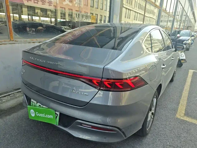 BYD Qin PLUS — Фото автомобиля 6