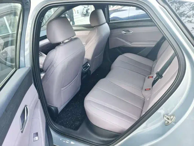 BYD Qin MAX — Фото автомобиля 4