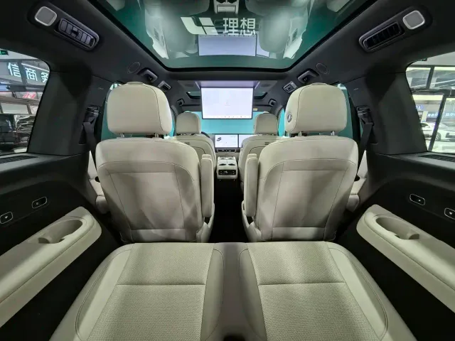 Li Auto L9 — Фото автомобиля 9