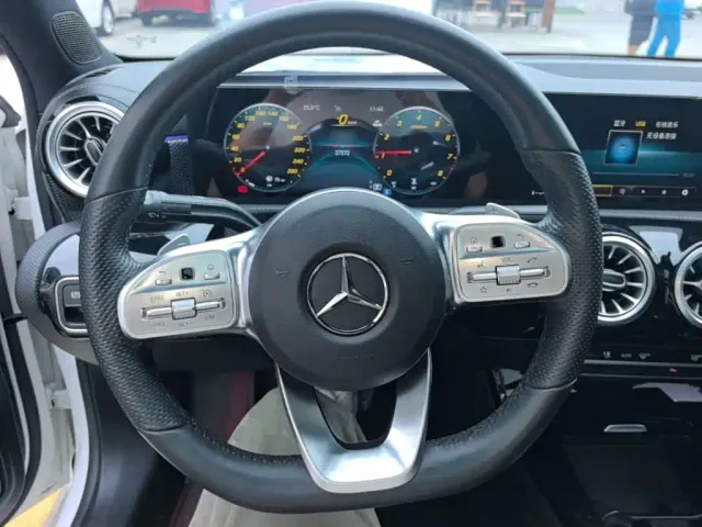 Mercedes-Benz A-Class — Фото автомобиля 10