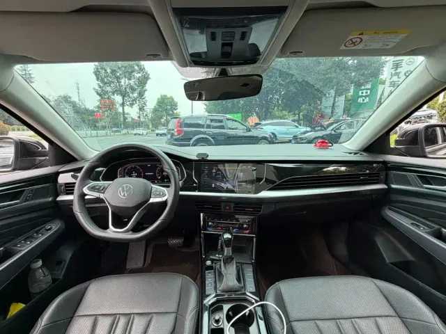 Volkswagen Passat — Фото автомобиля 13