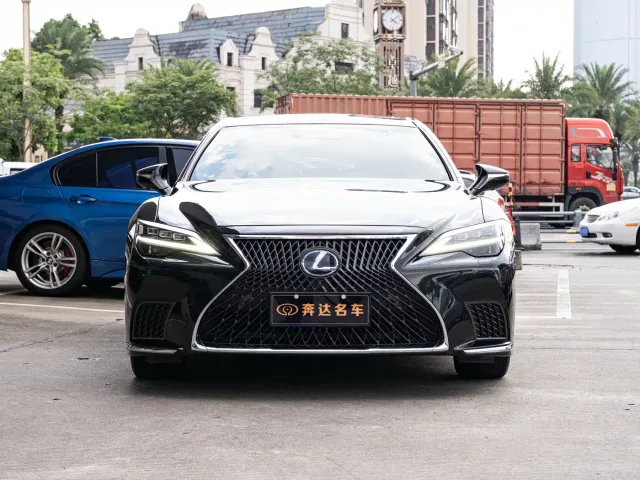 Lexus LS — Фото автомобиля 2