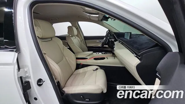 Genesis GV70 — Фото автомобиля 16