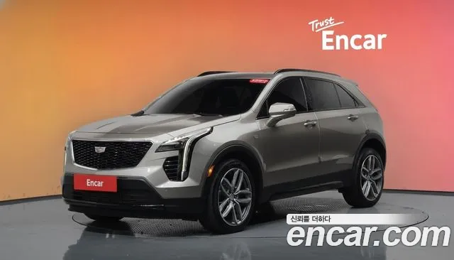 Фотография автомобиля — Cadillac XT4