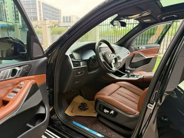 BMW X7 — Фото автомобиля 4