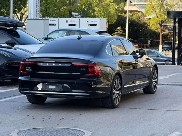 Volvo S90 — Фото автомобиля 7