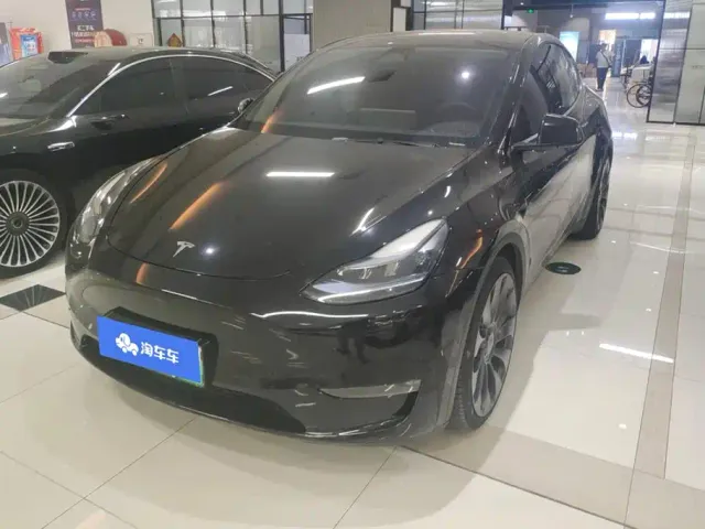 Фотография автомобиля — Tesla Model Y