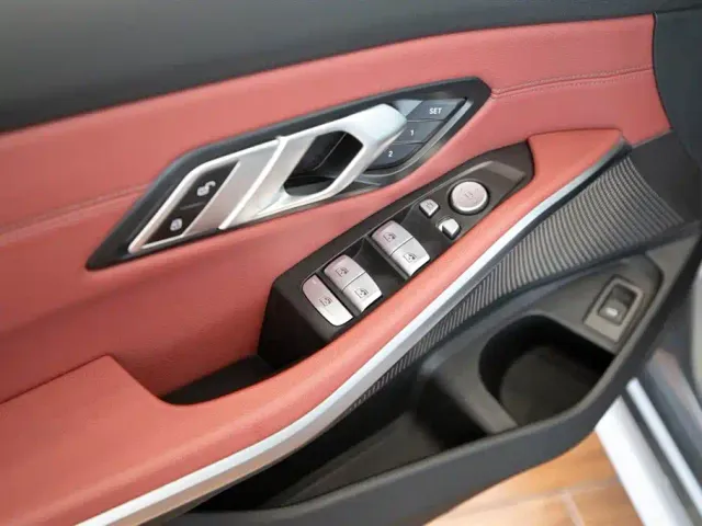 BMW 3 Series — Фото автомобиля 12
