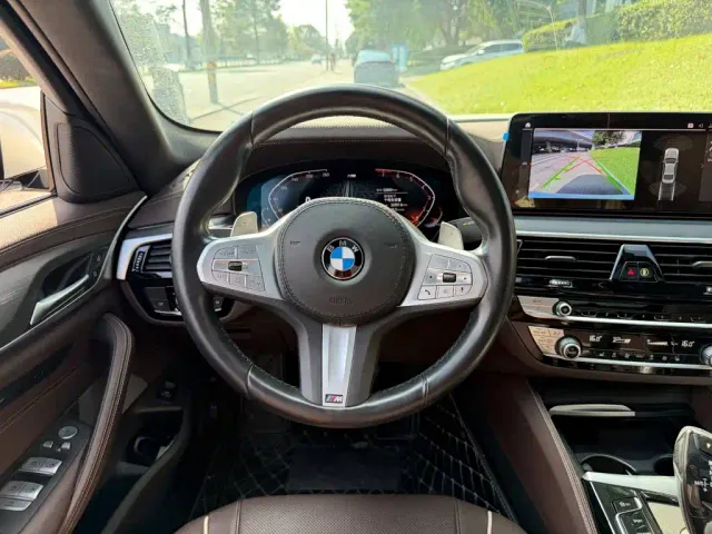 BMW 5 Series — Фото автомобиля 14