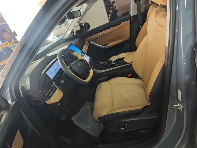 Geely Boyue L — Фото автомобиля 14