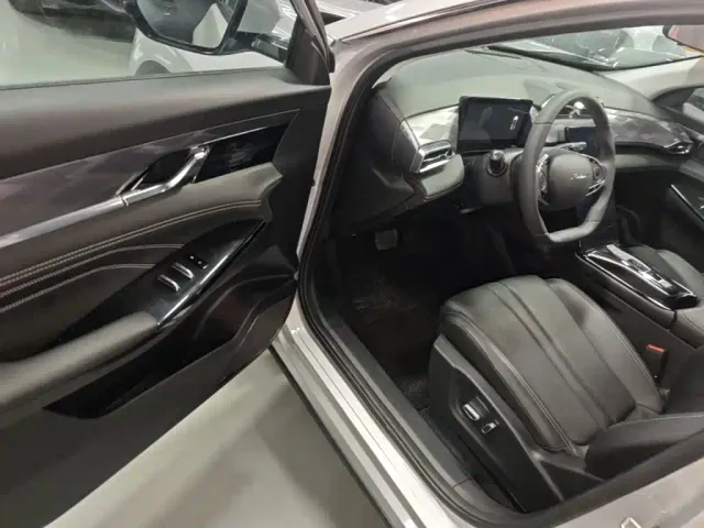 Dongfeng Haohan — Фото автомобиля 15