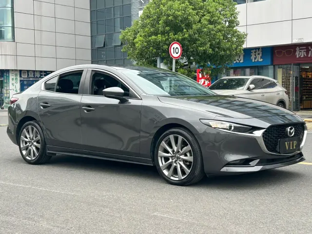 Mazda Mazda3 Axela 2021 2.0L Automatic Quality Shine — Фото автомобиля 2
