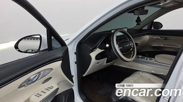 Genesis GV70 — Фото автомобиля 15