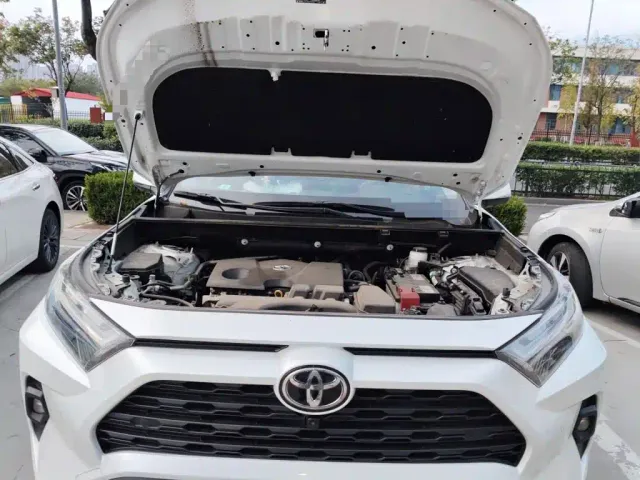 Toyota RAV4 — Фото автомобиля 16