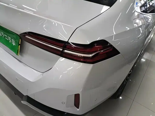 BMW i5 — Фото автомобиля 7