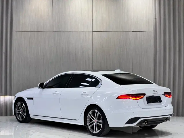 Jaguar XEL — Фото автомобиля 9