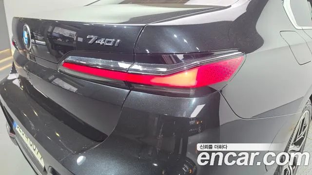 BMW 7 Series G70 — Фото автомобиля 8