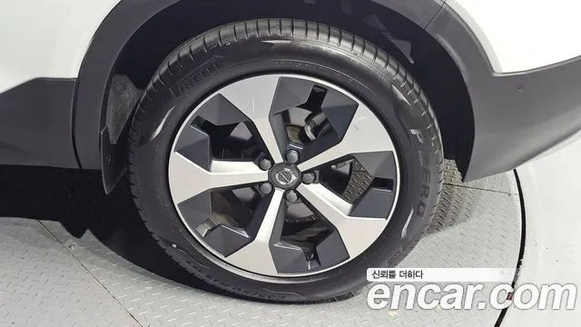 Вольво XC40 B4 Ultimate Bright — Фото автомобиля 21