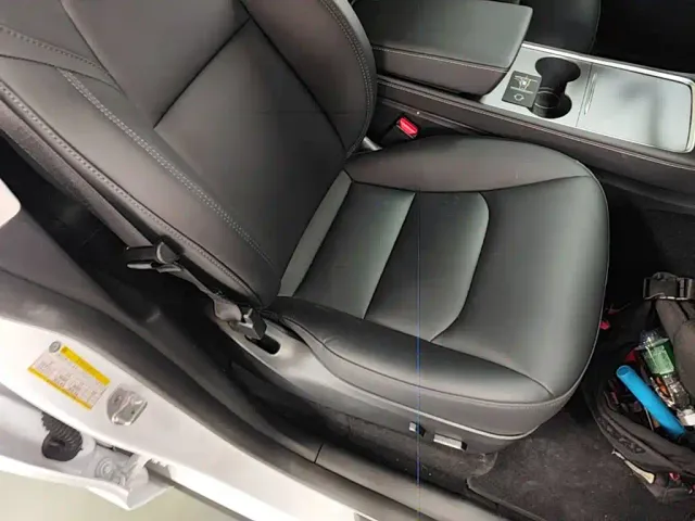 Tesla Model Y — Фото автомобиля 24