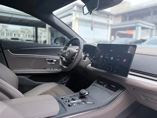 BYD Han — Фото автомобиля 13