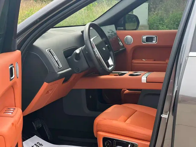 Li Auto L8 — Фото автомобиля 7